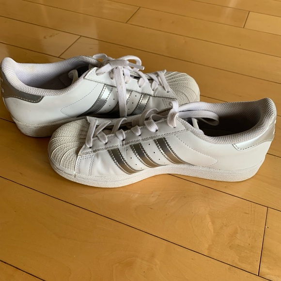 Women’s Adidas Shoes, Size 7. White with silver stripes. - Picture 2 of 5